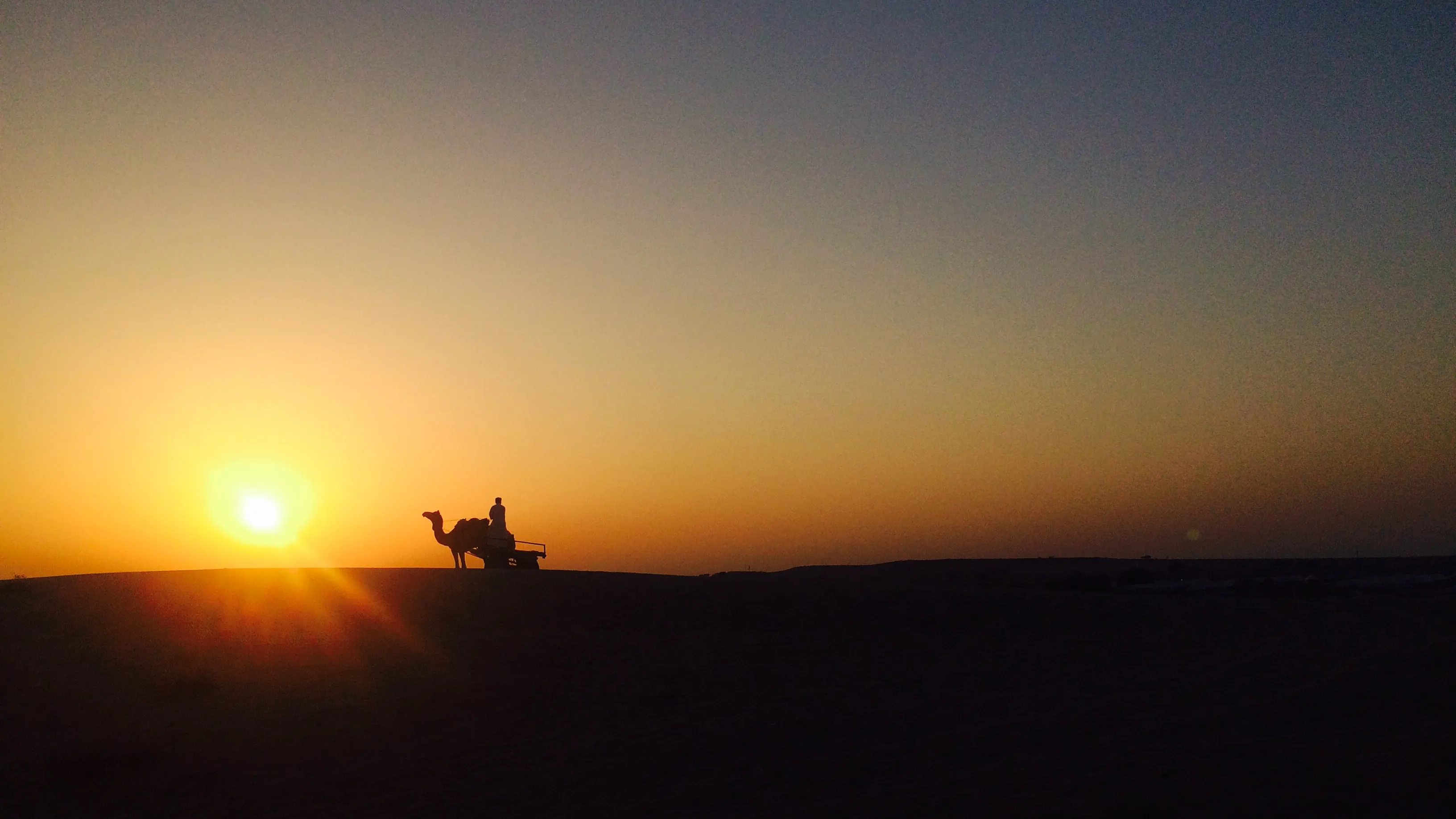 4x4 jeep dune bashing across the Sam Sand Dunes near Jaisalmer