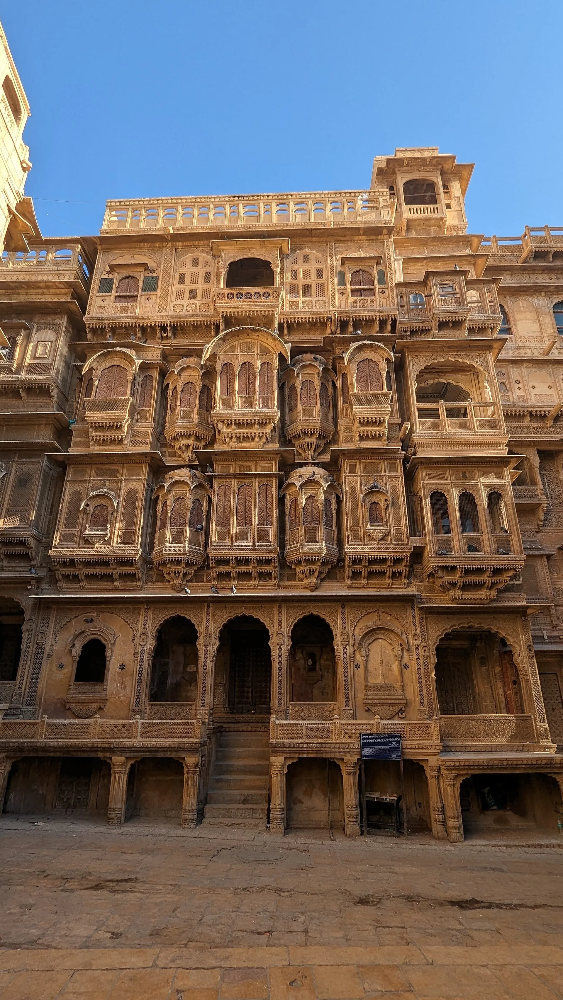 Golden sandstone Jaisalmer Fort rising above the city